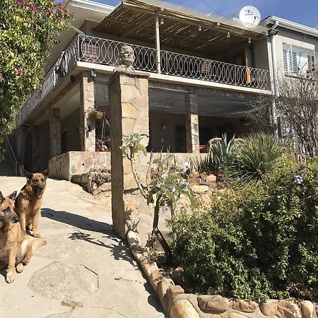 Bryan'S View Apartment Windhoek Exterior photo